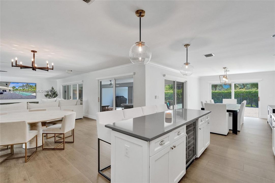 Недавно продано: $1,250,000 (3 спален, 3 ванн, 2287 Квадратных фут)