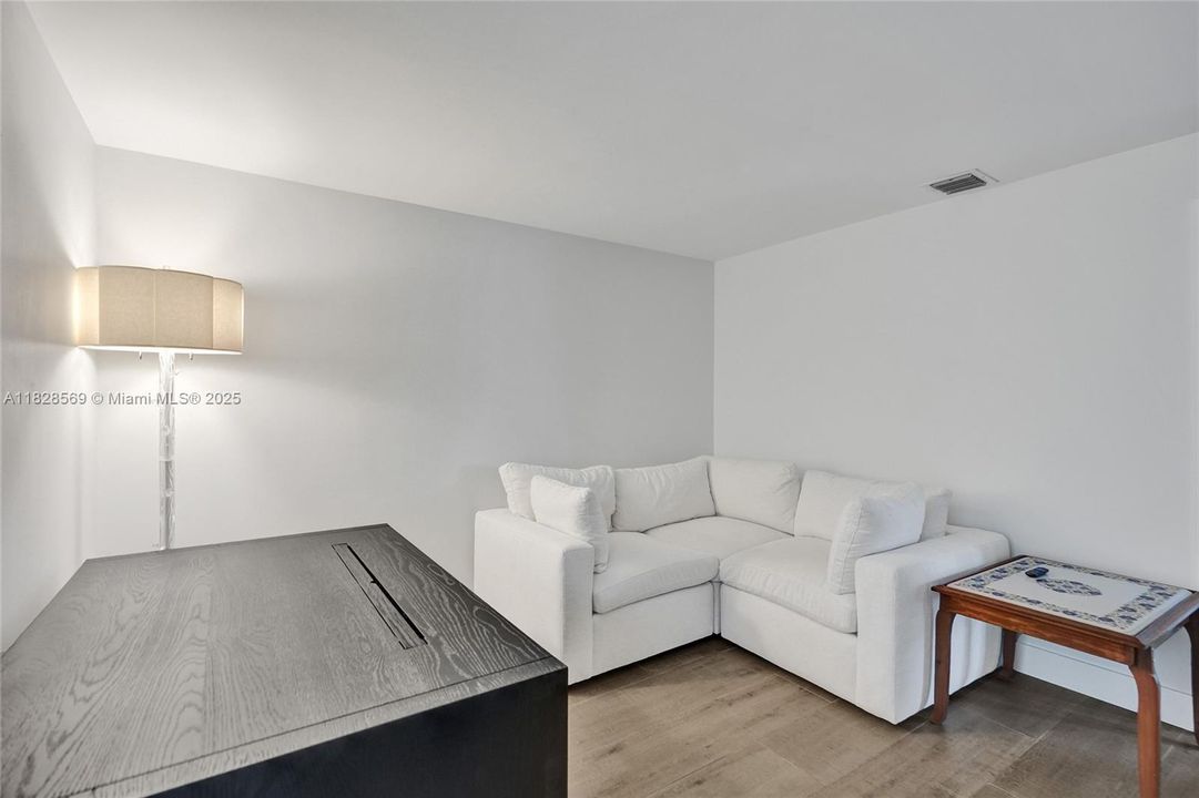 Недавно продано: $1,250,000 (3 спален, 3 ванн, 2287 Квадратных фут)