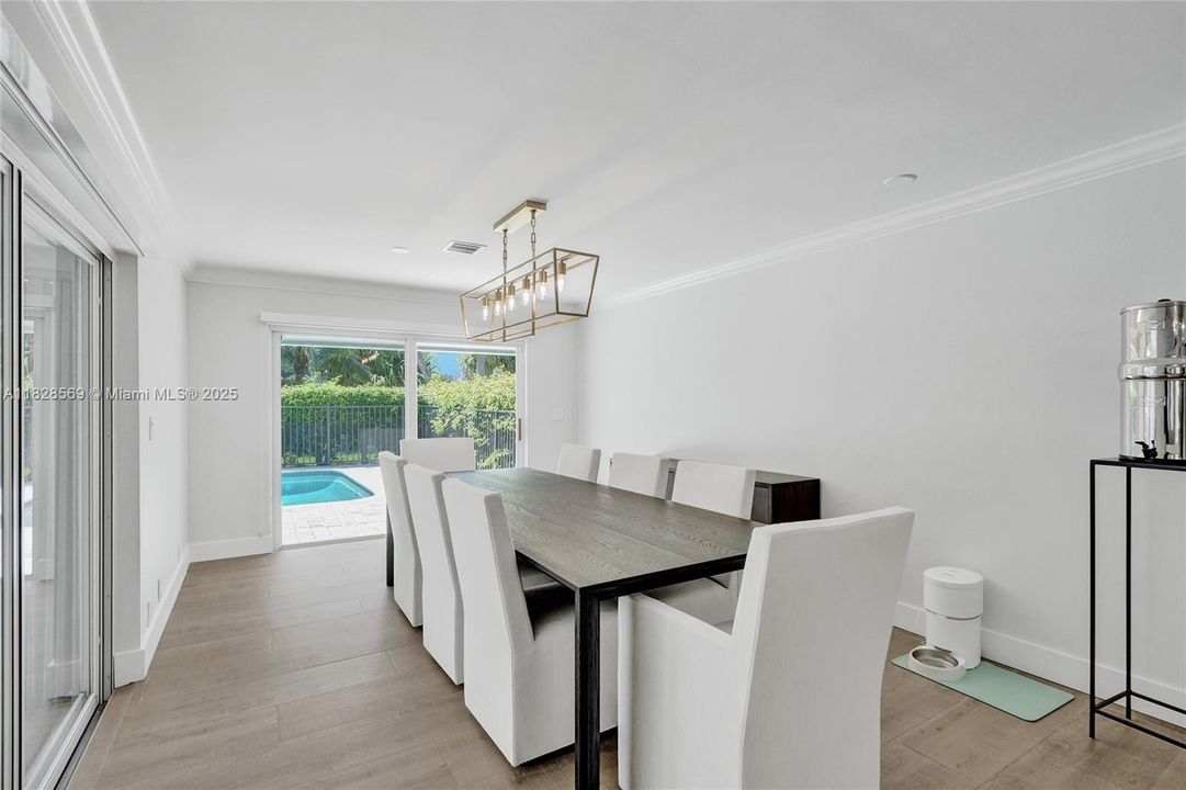 Недавно продано: $1,250,000 (3 спален, 3 ванн, 2287 Квадратных фут)