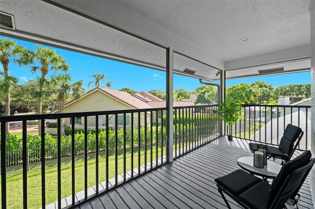 Recently Sold: $1,350,000 (5 beds, 5 baths, 4299 Square Feet)