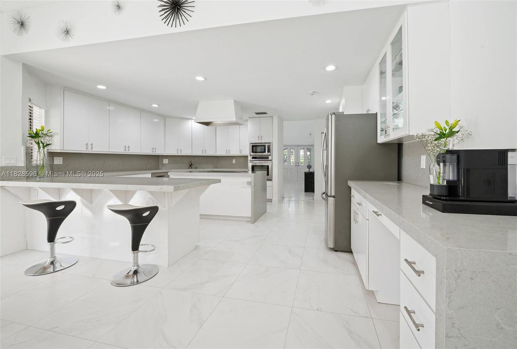 Recently Sold: $1,350,000 (5 beds, 5 baths, 4299 Square Feet)