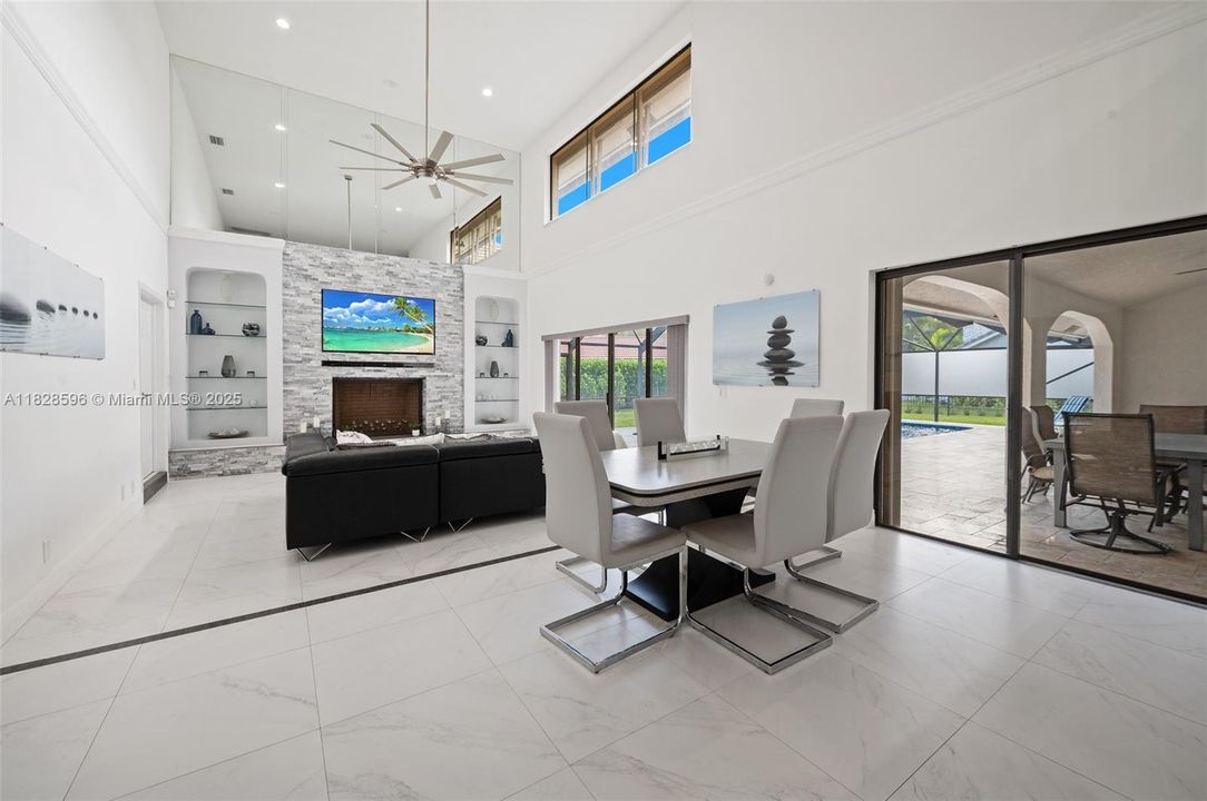 Recently Sold: $1,350,000 (5 beds, 5 baths, 4299 Square Feet)