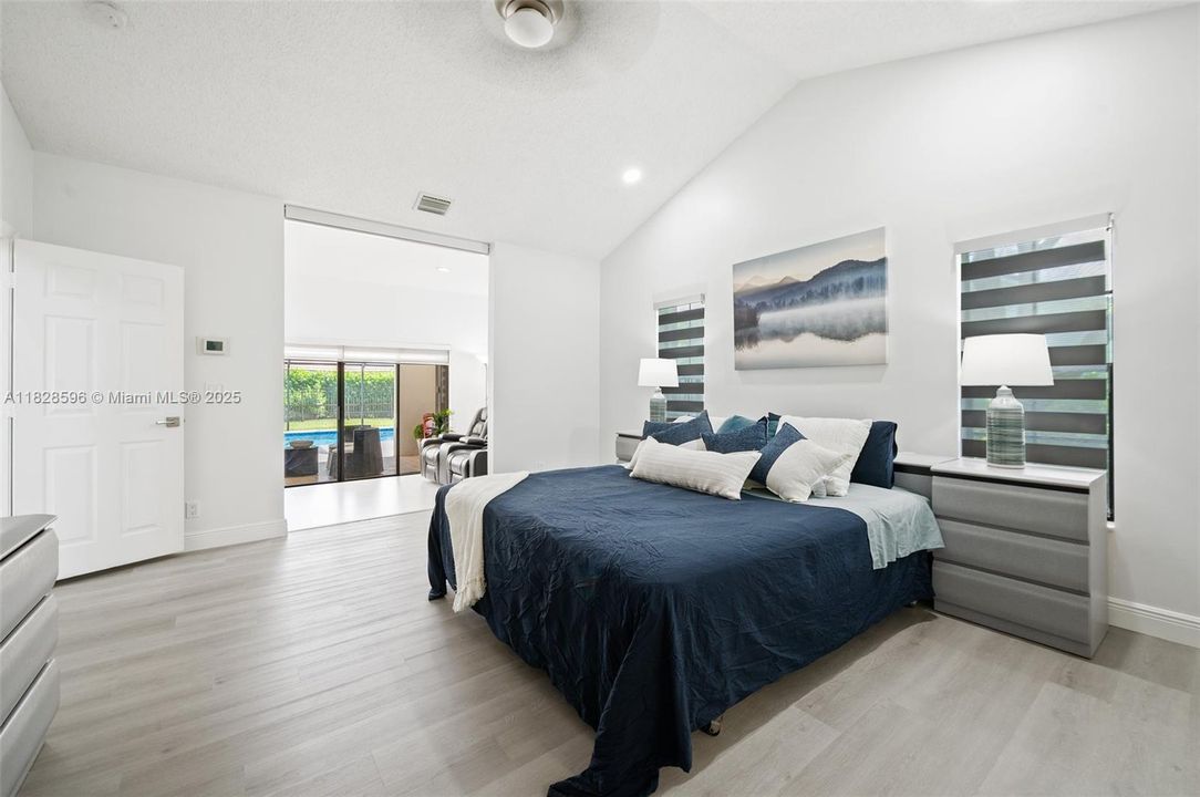 Recently Sold: $1,350,000 (5 beds, 5 baths, 4299 Square Feet)