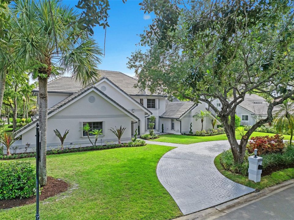 Recently Sold: $1,350,000 (5 beds, 5 baths, 4299 Square Feet)