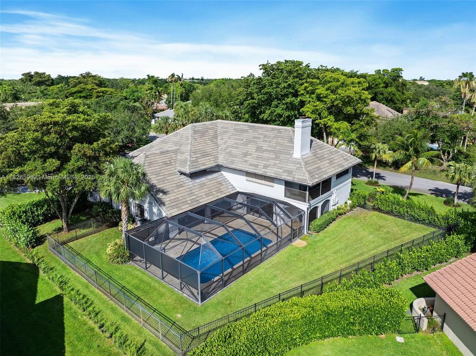 Recently Sold: $1,350,000 (5 beds, 5 baths, 4299 Square Feet)