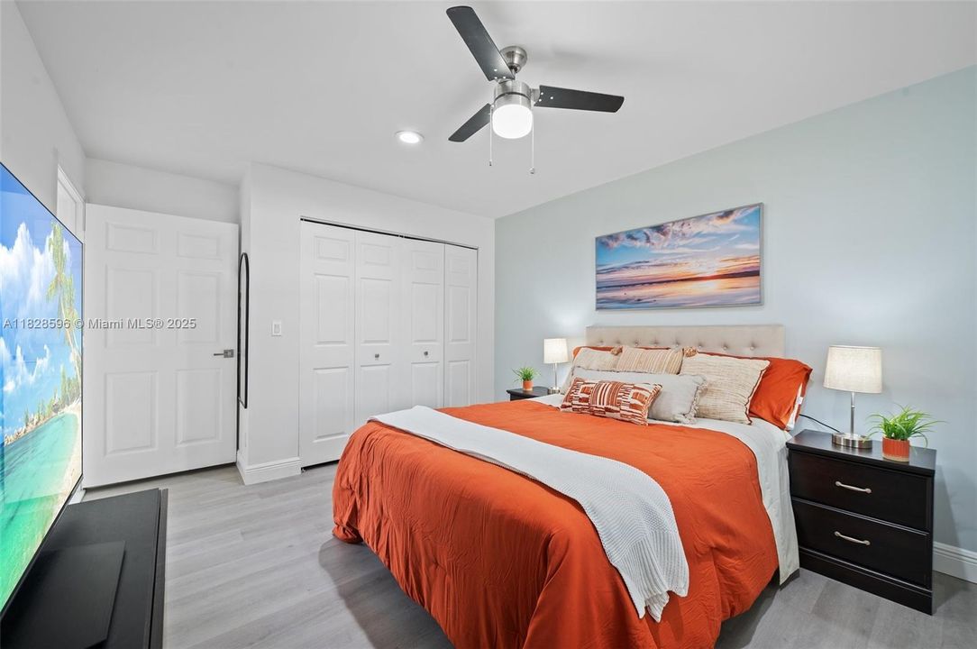 Recently Sold: $1,350,000 (5 beds, 5 baths, 4299 Square Feet)