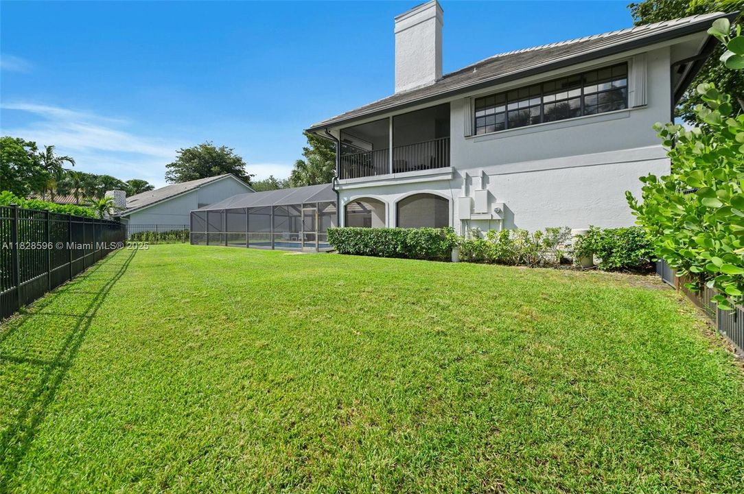 Recently Sold: $1,350,000 (5 beds, 5 baths, 4299 Square Feet)