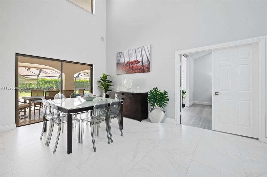 Recently Sold: $1,350,000 (5 beds, 5 baths, 4299 Square Feet)