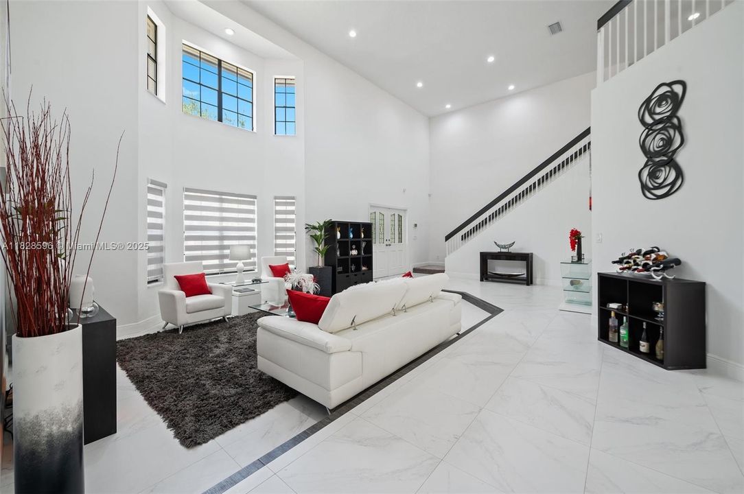 Recently Sold: $1,350,000 (5 beds, 5 baths, 4299 Square Feet)