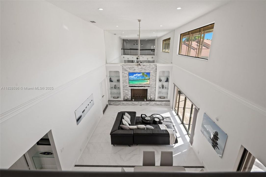 Recently Sold: $1,350,000 (5 beds, 5 baths, 4299 Square Feet)