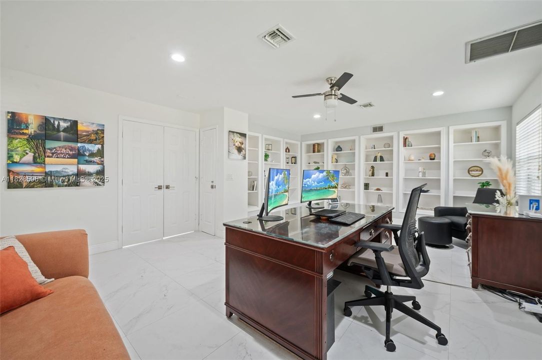 Recently Sold: $1,350,000 (5 beds, 5 baths, 4299 Square Feet)