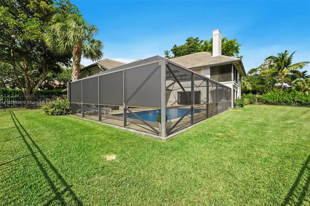 Recently Sold: $1,350,000 (5 beds, 5 baths, 4299 Square Feet)