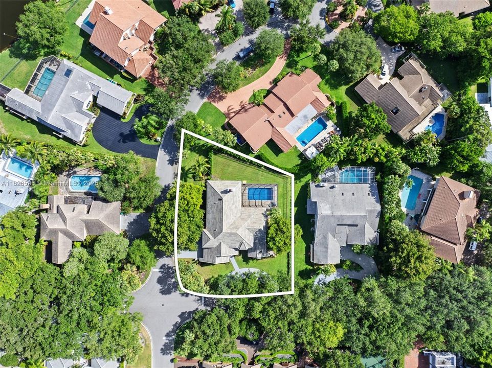 Recently Sold: $1,350,000 (5 beds, 5 baths, 4299 Square Feet)