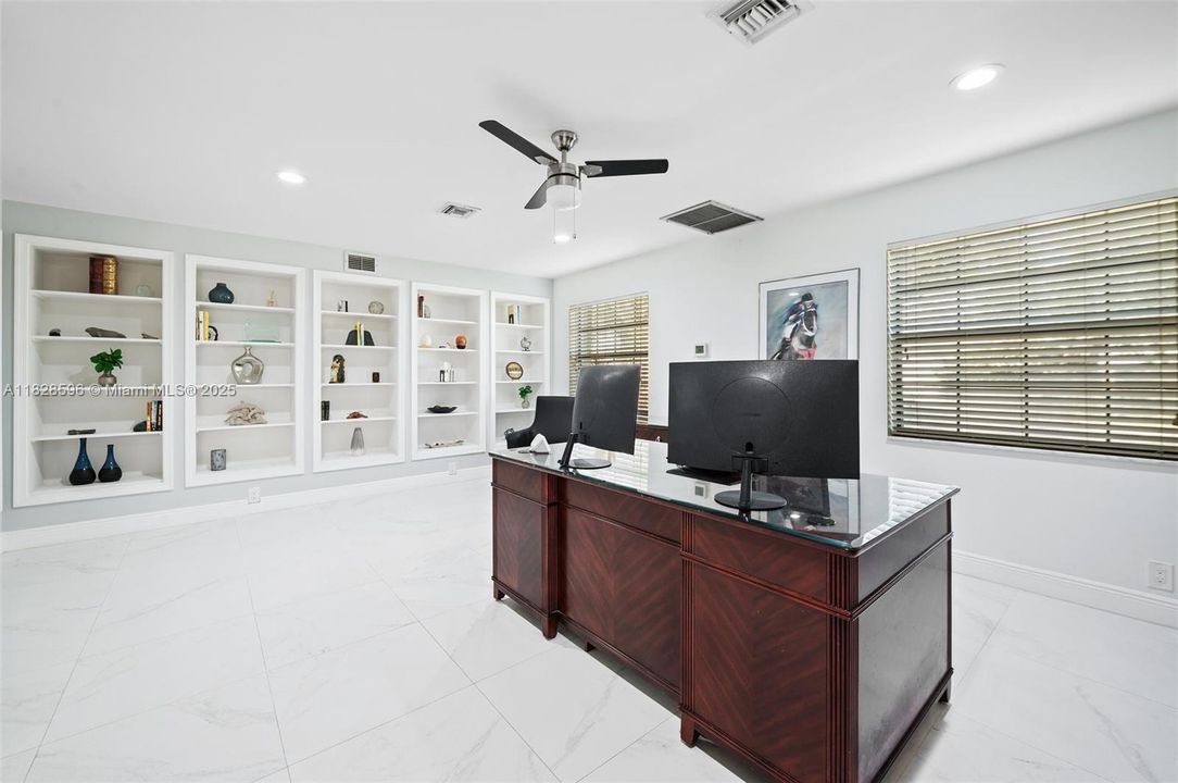 Recently Sold: $1,350,000 (5 beds, 5 baths, 4299 Square Feet)