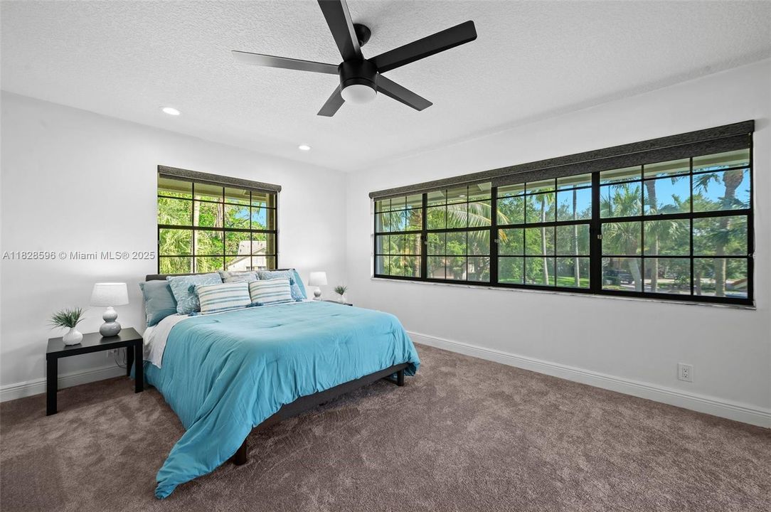 Recently Sold: $1,350,000 (5 beds, 5 baths, 4299 Square Feet)