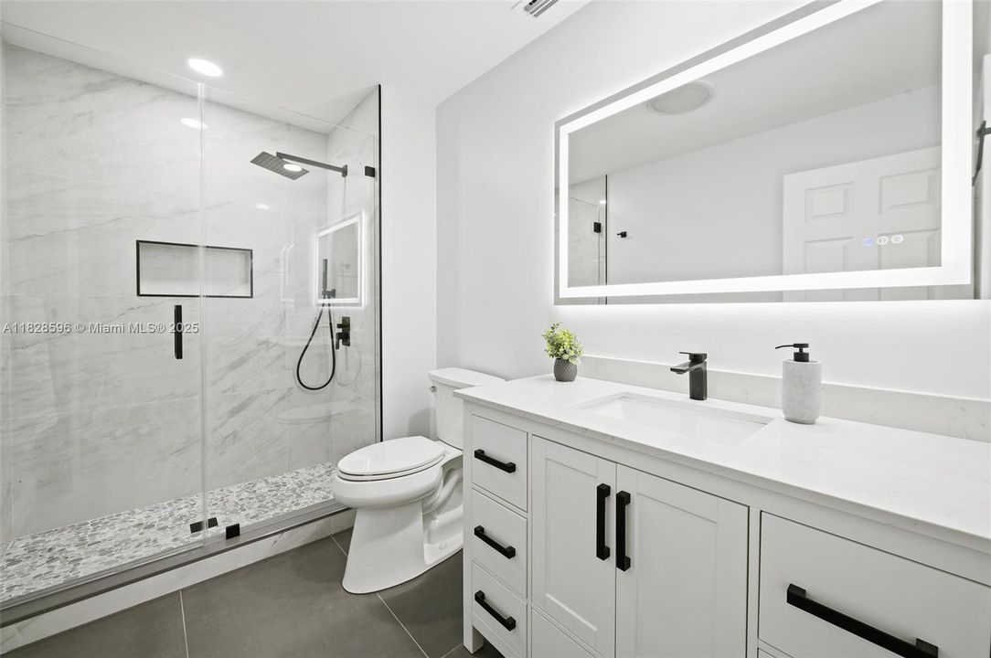 Recently Sold: $1,350,000 (5 beds, 5 baths, 4299 Square Feet)