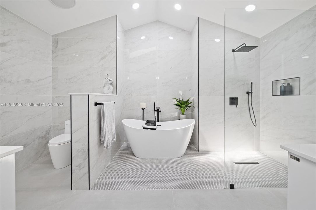 Recently Sold: $1,350,000 (5 beds, 5 baths, 4299 Square Feet)