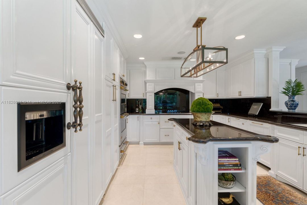 For Sale: $2,999,999 (6 beds, 6 baths, 4694 Square Feet)