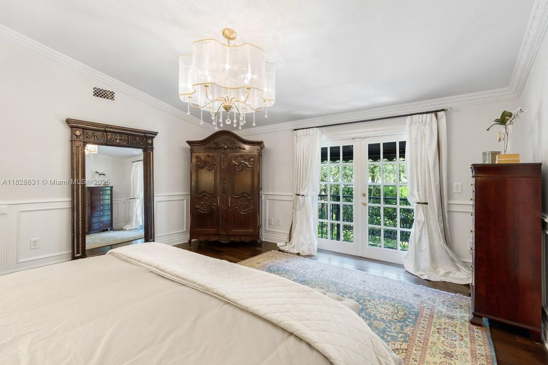 For Sale: $2,999,999 (6 beds, 6 baths, 4694 Square Feet)