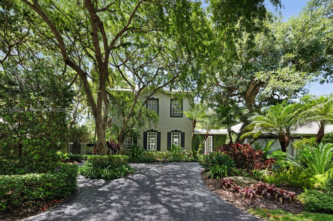 For Sale: $2,999,999 (6 beds, 6 baths, 4694 Square Feet)