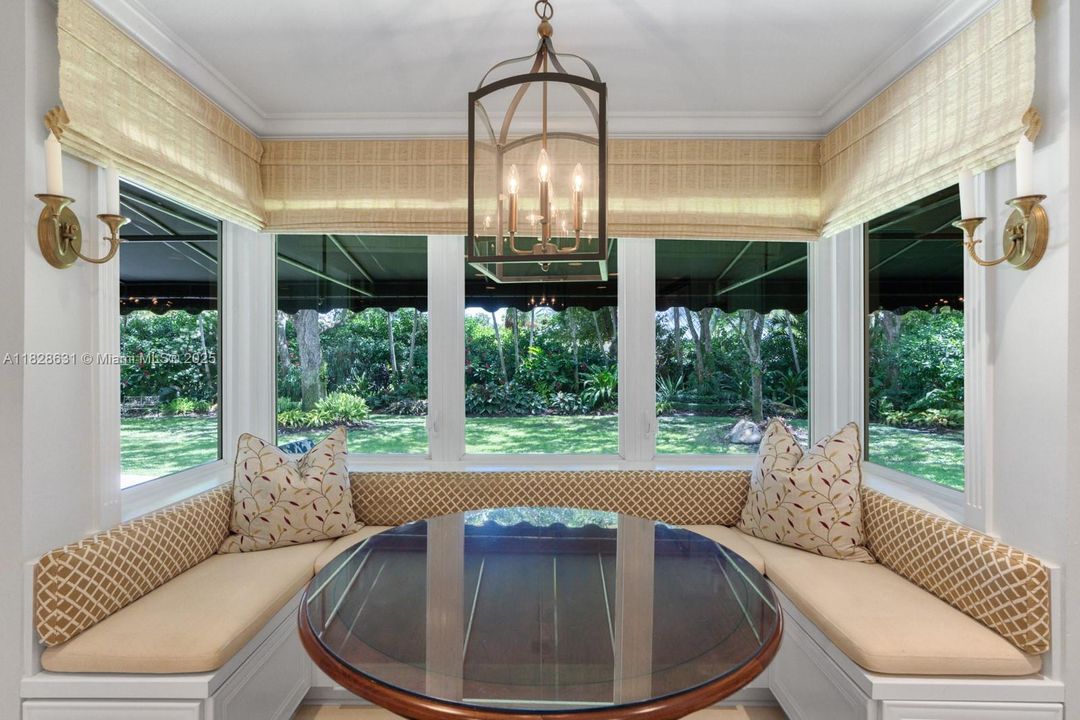 For Sale: $2,999,999 (6 beds, 6 baths, 4694 Square Feet)