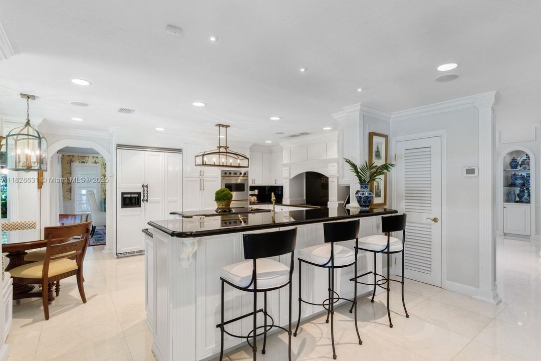 For Sale: $2,999,999 (6 beds, 6 baths, 4694 Square Feet)