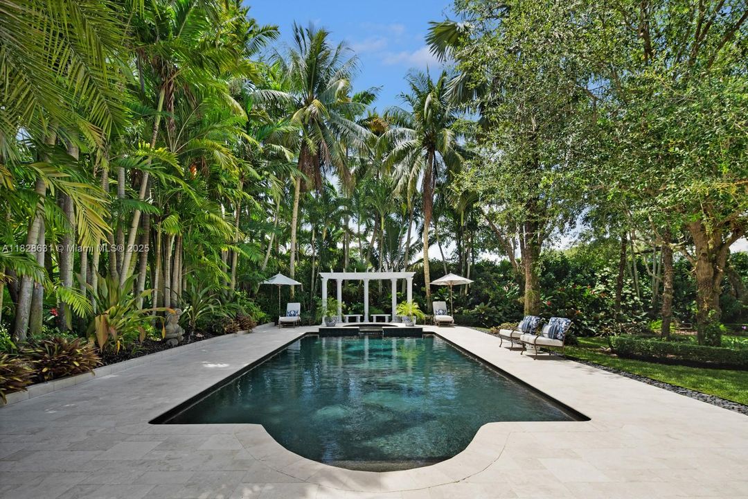 For Sale: $2,999,999 (6 beds, 6 baths, 4694 Square Feet)