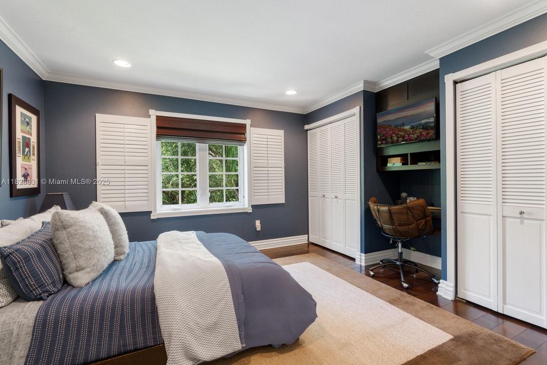 For Sale: $2,999,999 (6 beds, 6 baths, 4694 Square Feet)