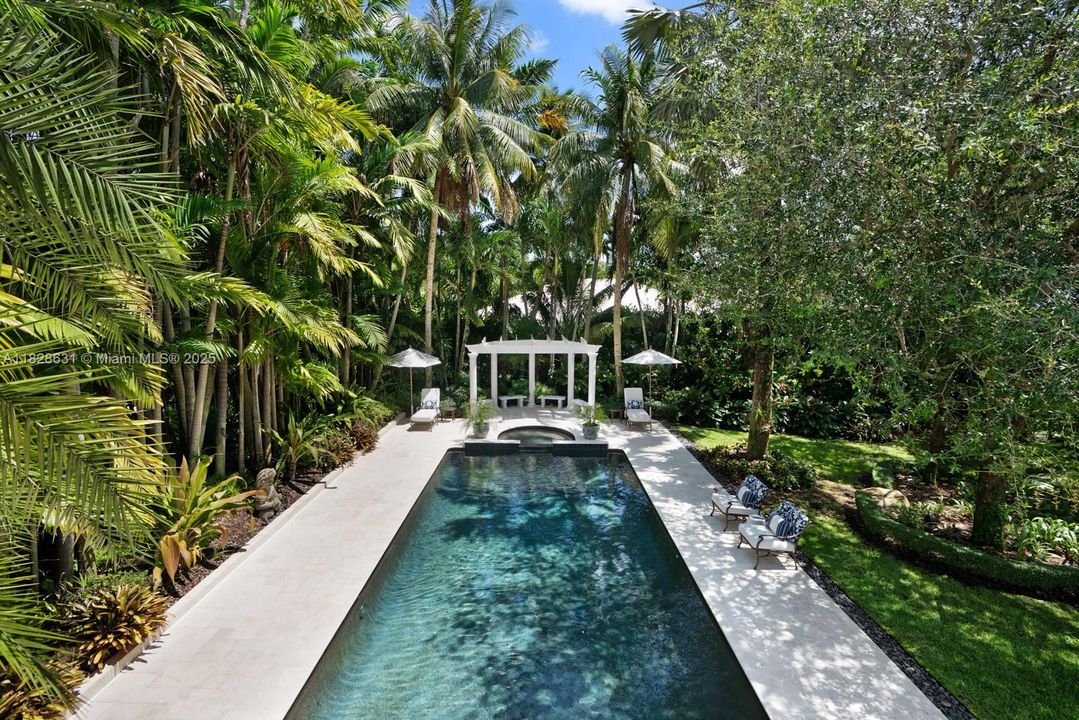 For Sale: $2,999,999 (6 beds, 6 baths, 4694 Square Feet)