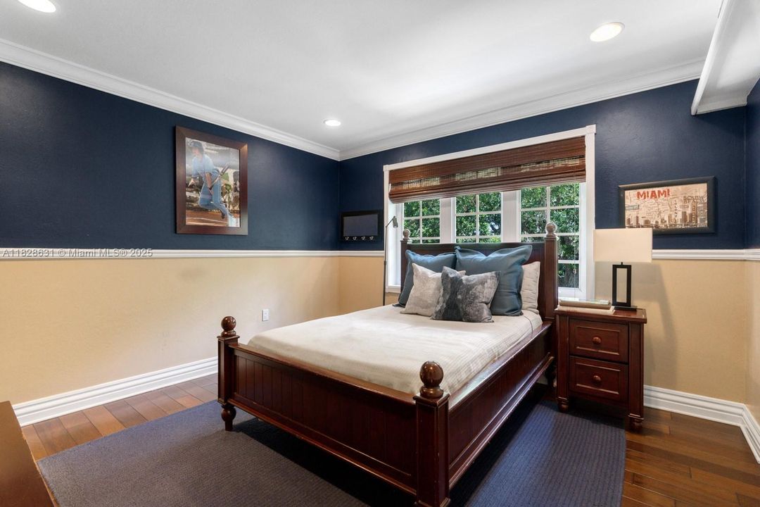 For Sale: $2,999,999 (6 beds, 6 baths, 4694 Square Feet)