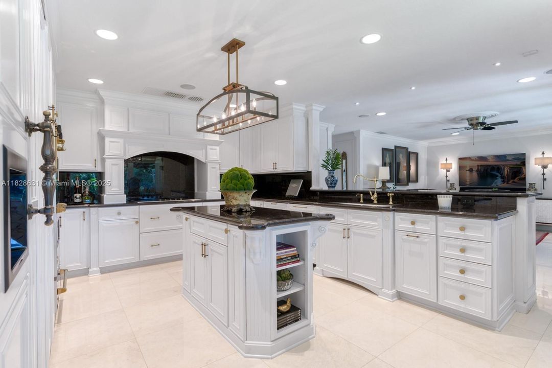 For Sale: $2,999,999 (6 beds, 6 baths, 4694 Square Feet)