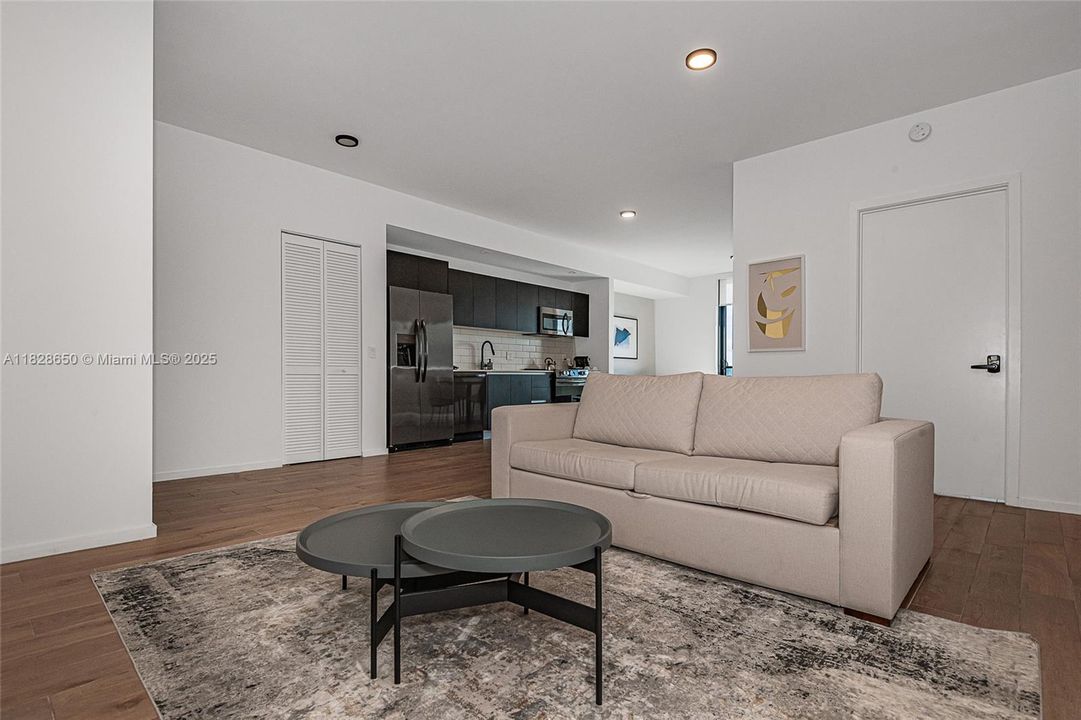 En Venta: $1,399,000 (3 camas, 3 baños, 1043 Pies cuadrados)