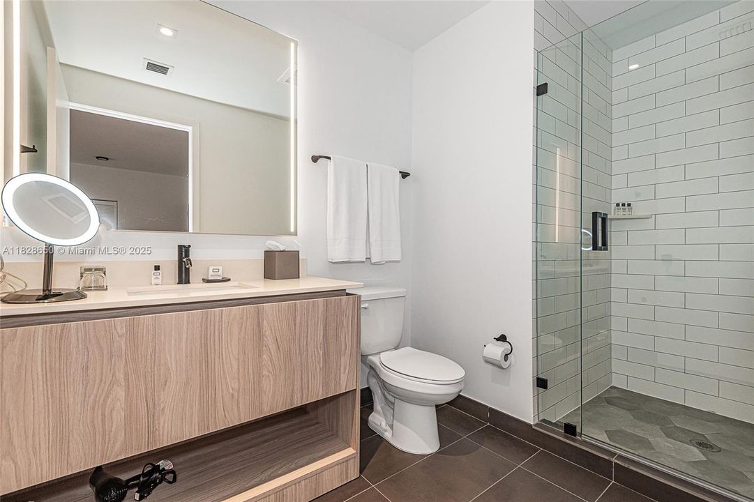 En Venta: $1,399,000 (3 camas, 3 baños, 1043 Pies cuadrados)