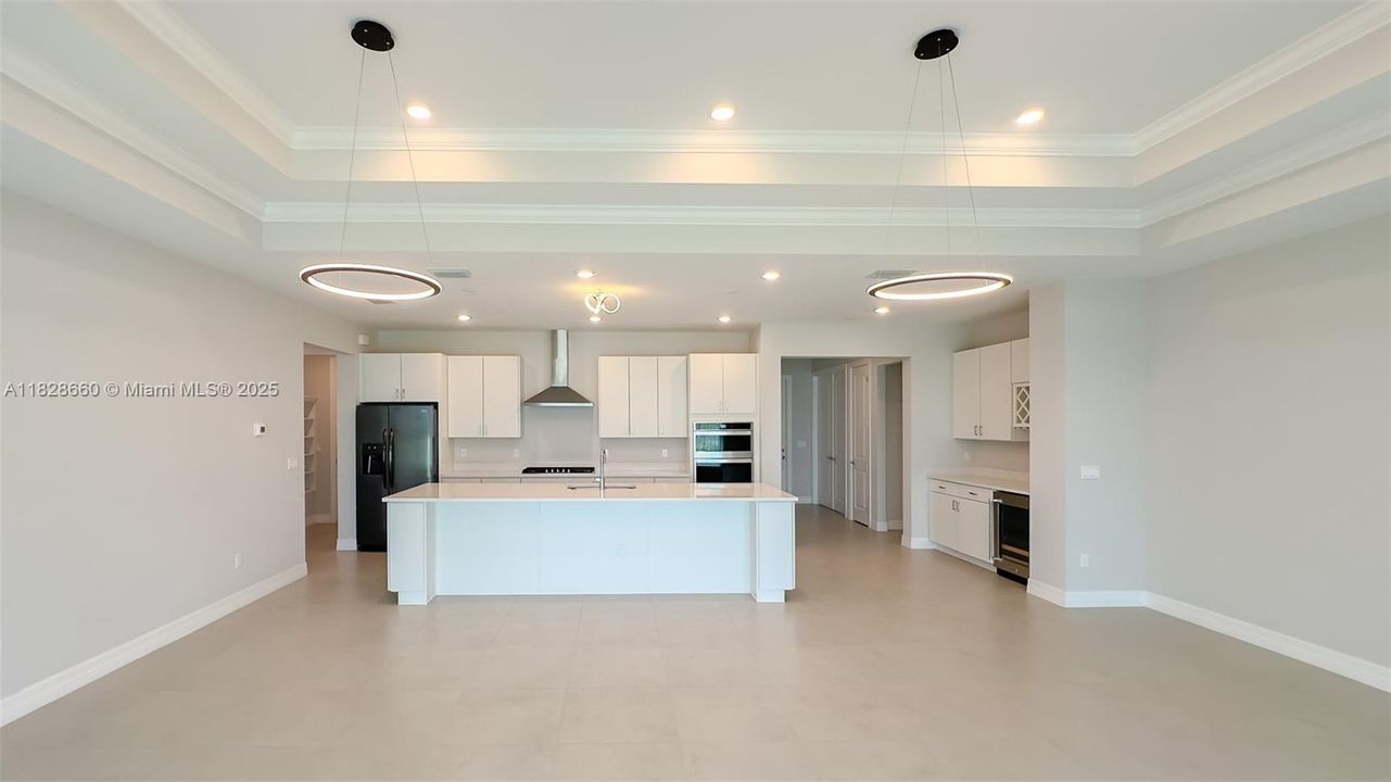 Recently Sold: $1,239,000 (3 beds, 2 baths, 2468 Square Feet)