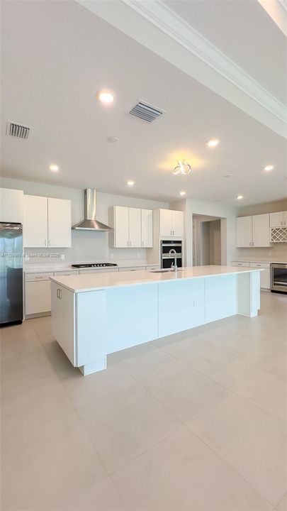 Recently Sold: $1,239,000 (3 beds, 2 baths, 2468 Square Feet)