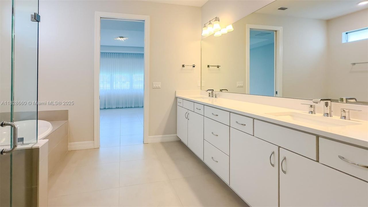 Recently Sold: $1,239,000 (3 beds, 2 baths, 2468 Square Feet)