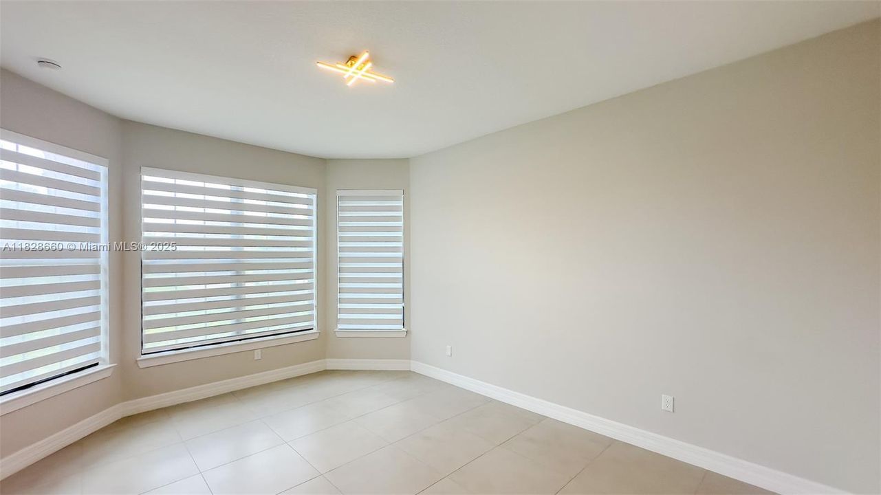 Recently Sold: $1,239,000 (3 beds, 2 baths, 2468 Square Feet)