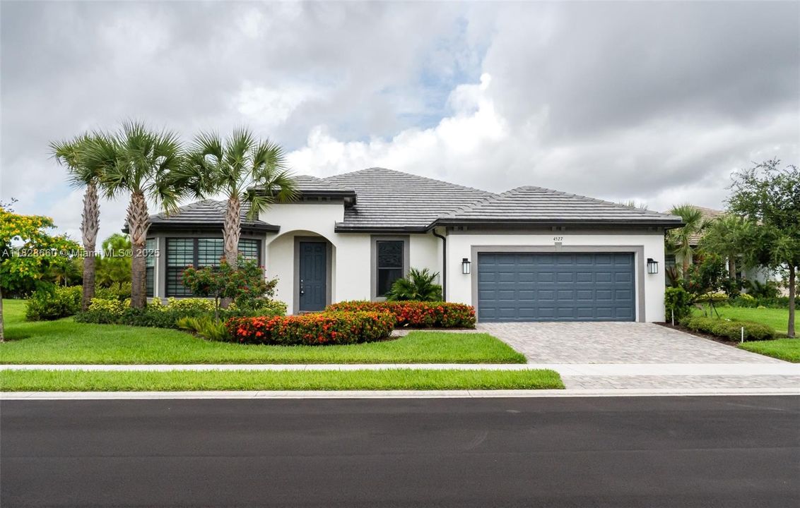 Recently Sold: $1,239,000 (3 beds, 2 baths, 2468 Square Feet)
