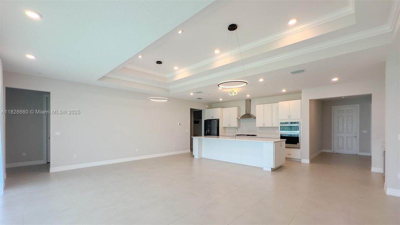 Recently Sold: $1,239,000 (3 beds, 2 baths, 2468 Square Feet)