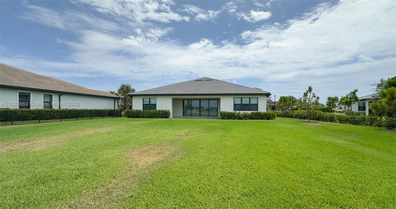 Recently Sold: $1,239,000 (3 beds, 2 baths, 2468 Square Feet)