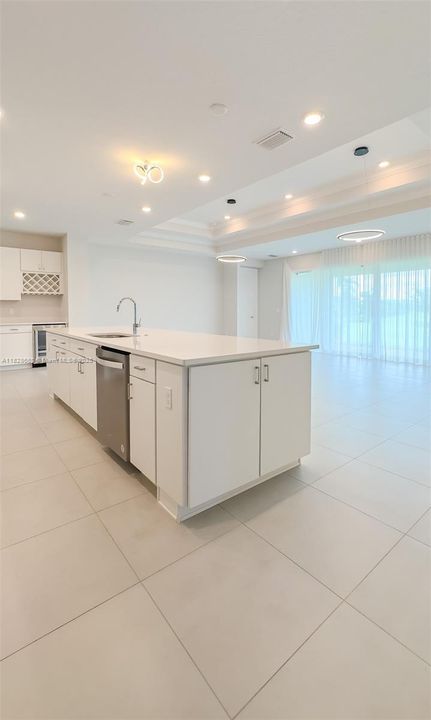 Recently Sold: $1,239,000 (3 beds, 2 baths, 2468 Square Feet)