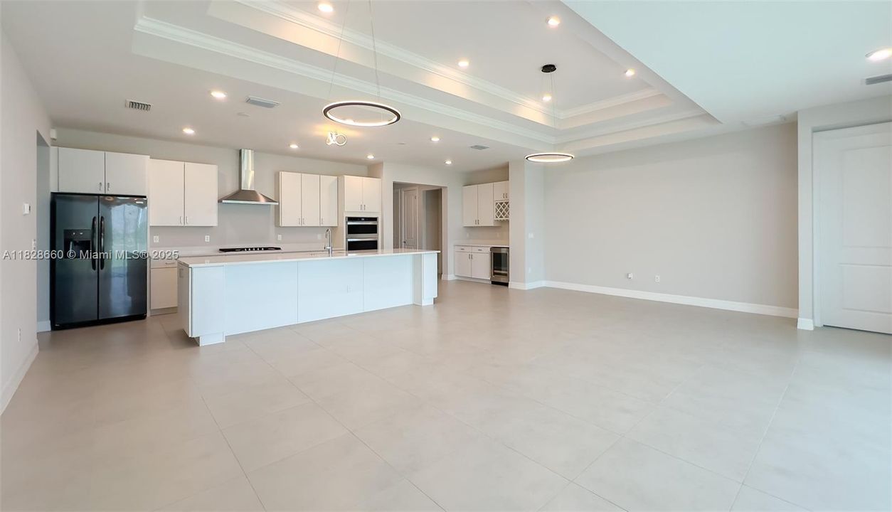 Recently Sold: $1,239,000 (3 beds, 2 baths, 2468 Square Feet)