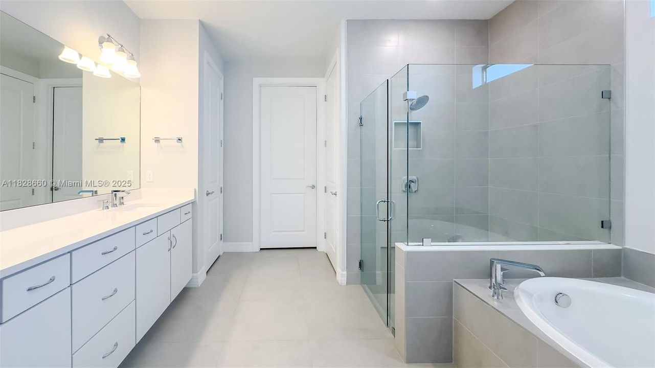 Recently Sold: $1,239,000 (3 beds, 2 baths, 2468 Square Feet)