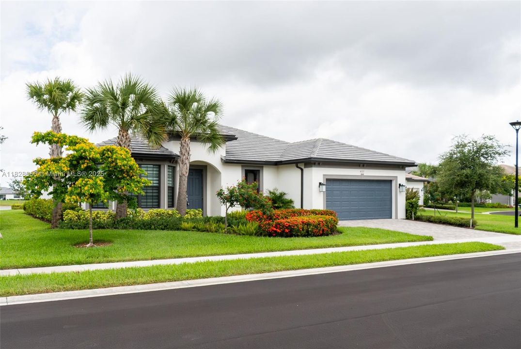 Recently Sold: $1,239,000 (3 beds, 2 baths, 2468 Square Feet)