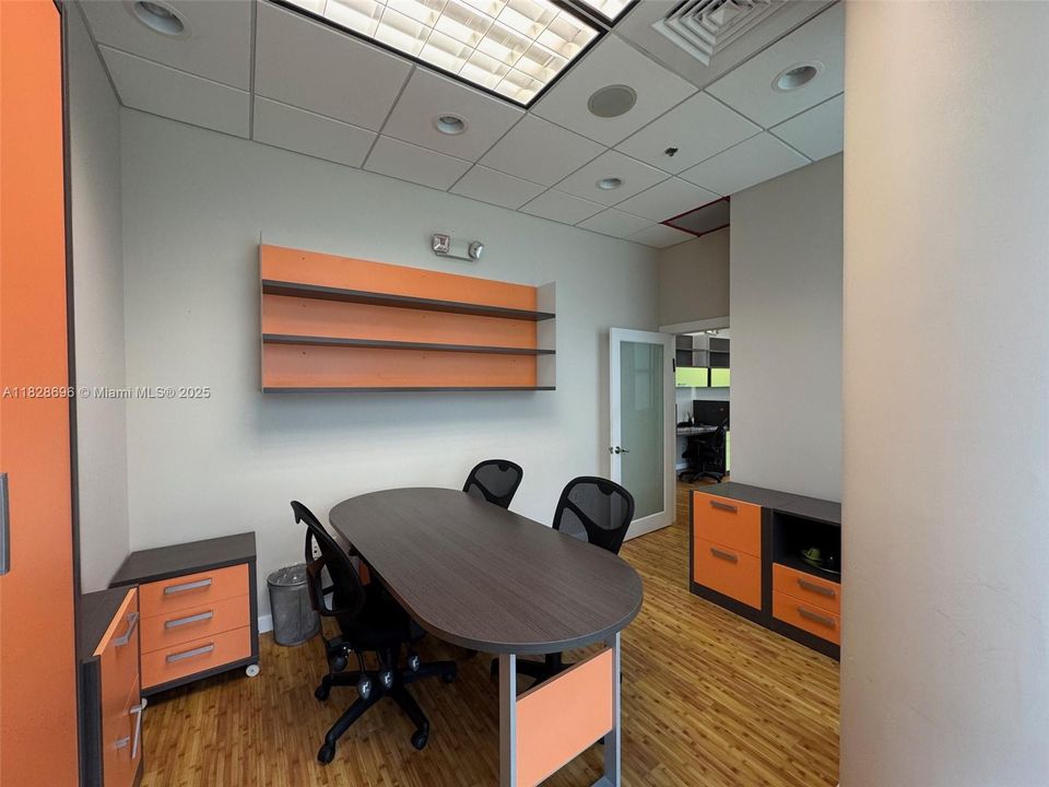 最近售出: $5,100 (0 贝兹, 0 浴室, 0 平方英尺)