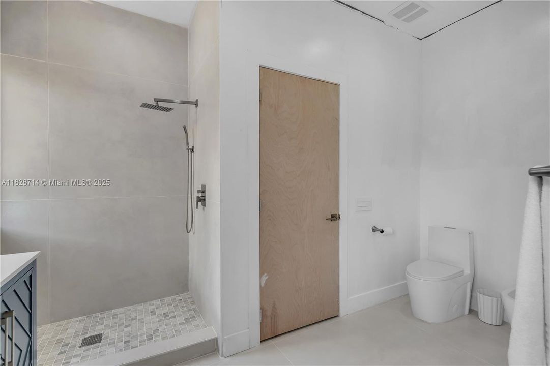 最近租的: $6,000 (4 贝兹, 2 浴室, 2536 平方英尺)