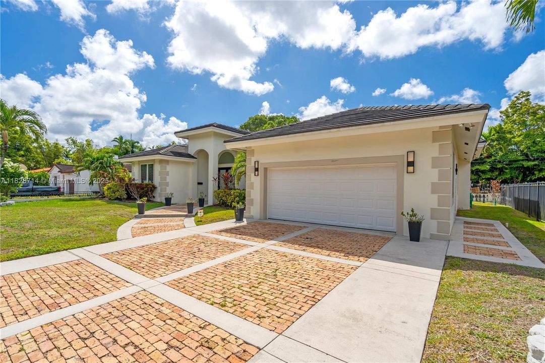 最近租的: $6,000 (4 贝兹, 2 浴室, 2536 平方英尺)