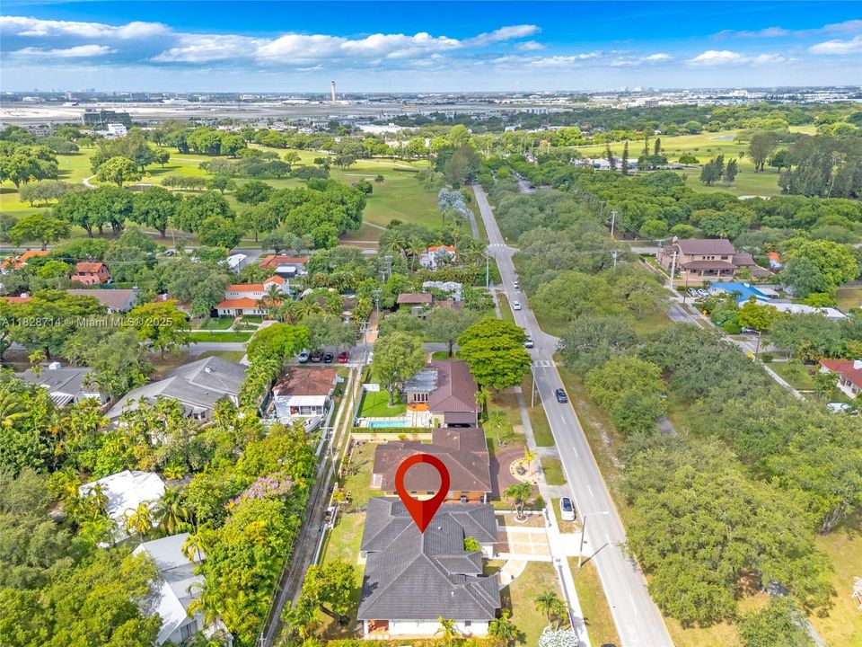 最近租的: $6,000 (4 贝兹, 2 浴室, 2536 平方英尺)