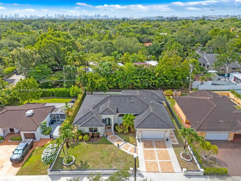 最近租的: $6,000 (4 贝兹, 2 浴室, 2536 平方英尺)