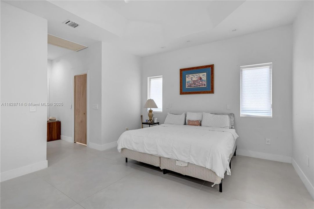 最近租的: $6,000 (4 贝兹, 2 浴室, 2536 平方英尺)